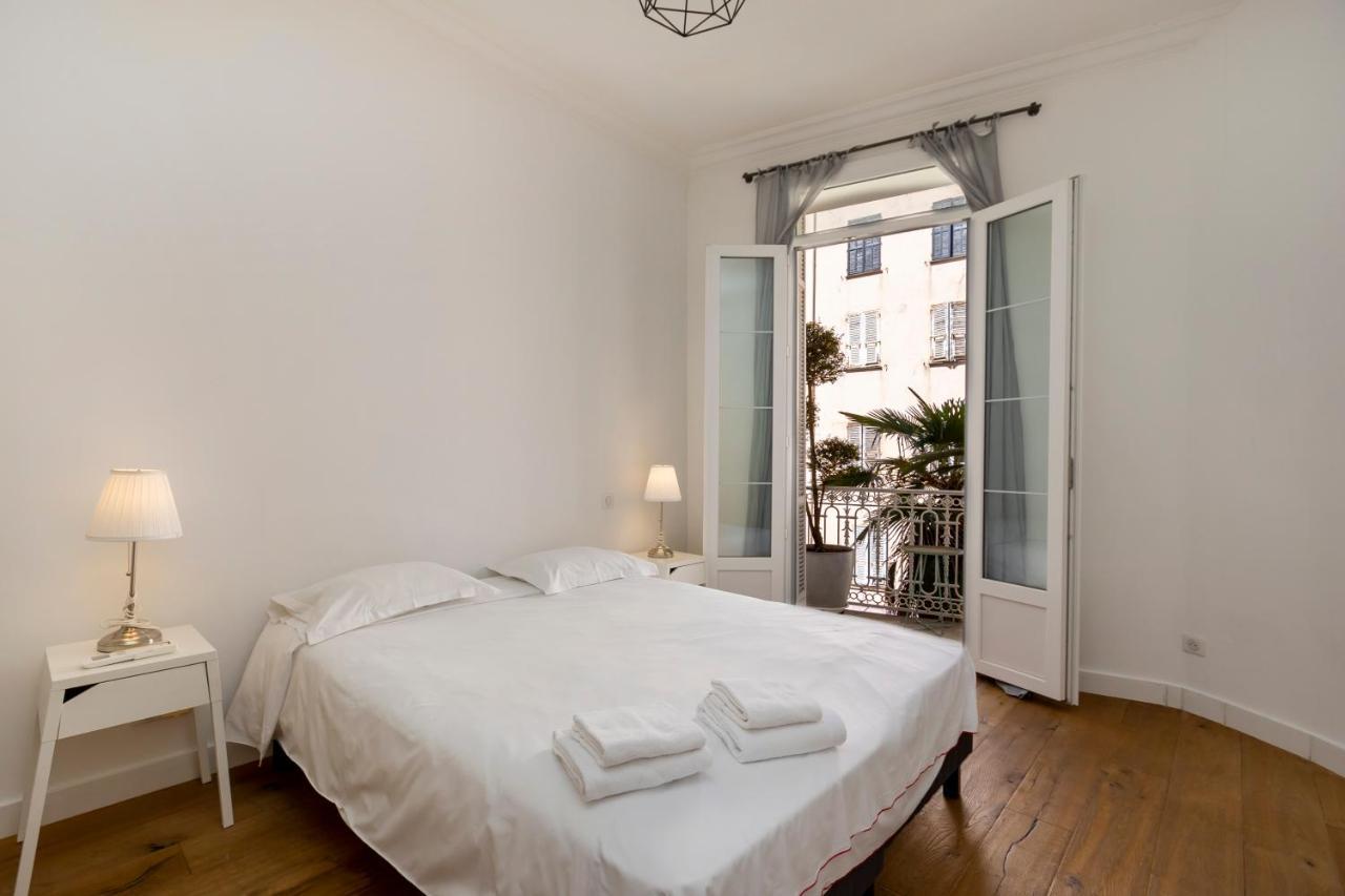 Les Suites R Bonaparte - Appartements De Standing Au Coeur De La Vieille Ville Pietonne Αζάτσιο Εξωτερικό φωτογραφία