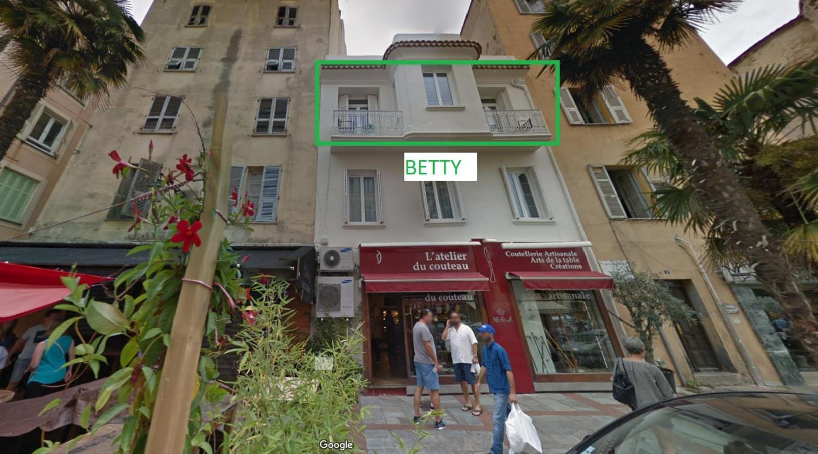 Les Suites R Bonaparte - Appartements De Standing Au Coeur De La Vieille Ville Pietonne Αζάτσιο Δωμάτιο φωτογραφία