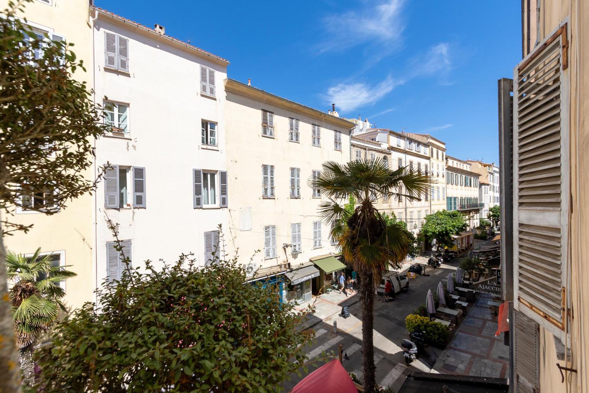 Les Suites R Bonaparte - Appartements De Standing Au Coeur De La Vieille Ville Pietonne Αζάτσιο Εξωτερικό φωτογραφία